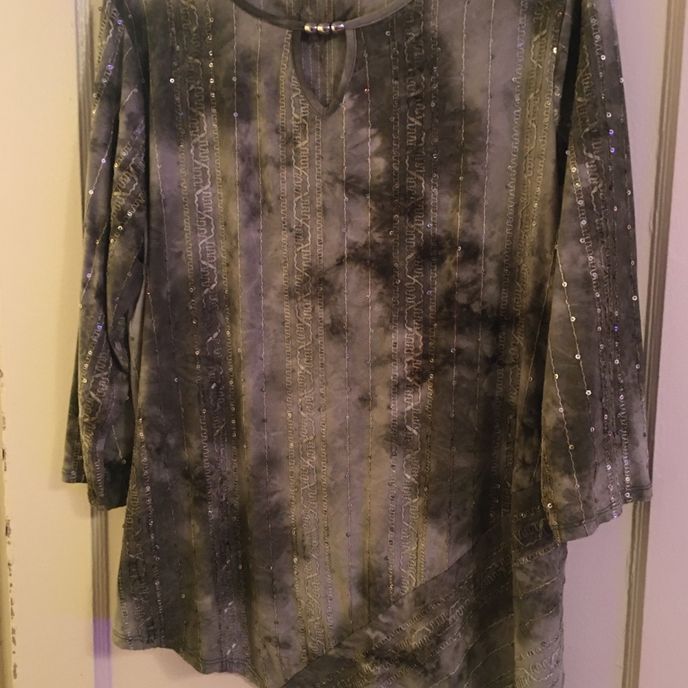 Women’s plus size shirt